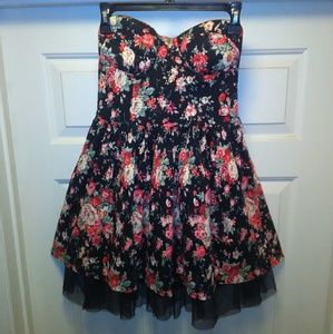 Floral puffer style dress